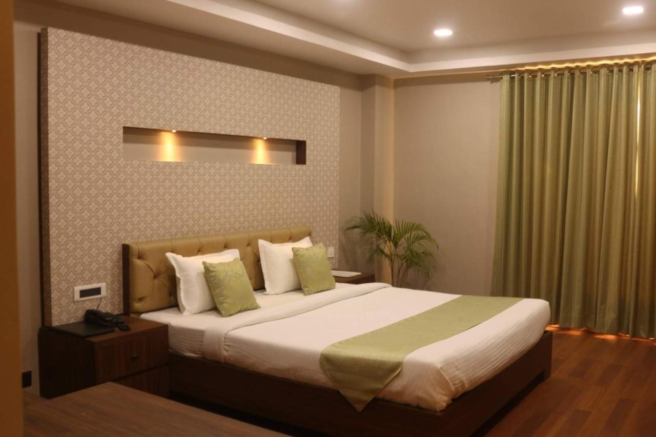 Hotel The Kalyaniz Guwahati Exterior foto