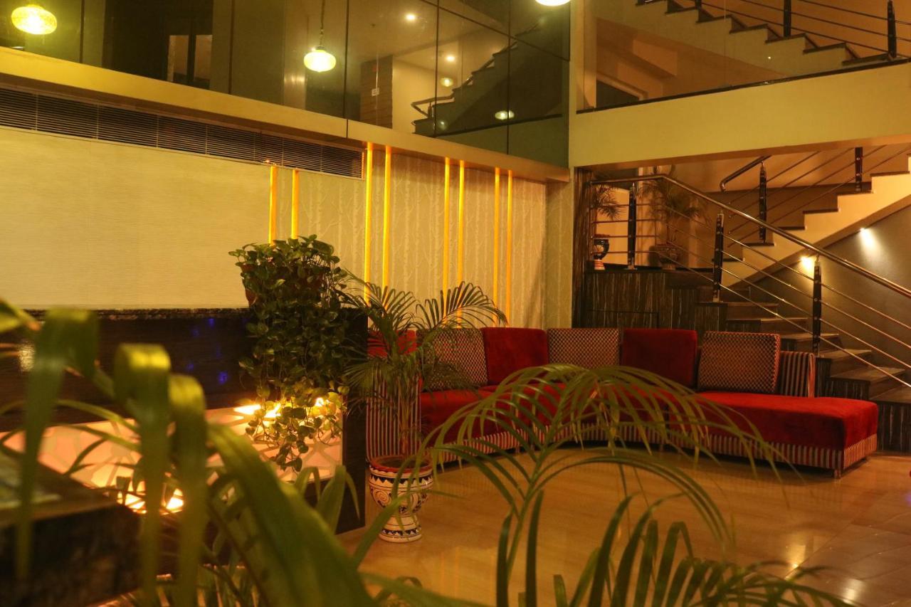 Hotel The Kalyaniz Guwahati Exterior foto