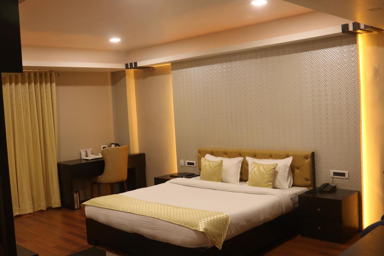 Hotel The Kalyaniz Guwahati Exterior foto